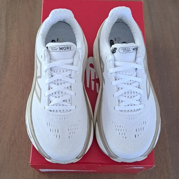 New Balance Fresh Foam x More V5 Sneaker - Color: White - Size: Women 6.5 - Picture 2 of 9